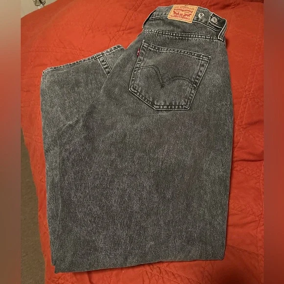 Levi’s Cinch Barrel Leg Women Jeans in Faded Black - Picture 7 of 13